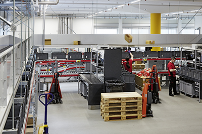 Prozessautomatisierung bis hin zum verpressten Karton